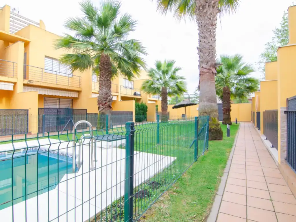 Swimming pool of Houses for sale in Isla Cristina