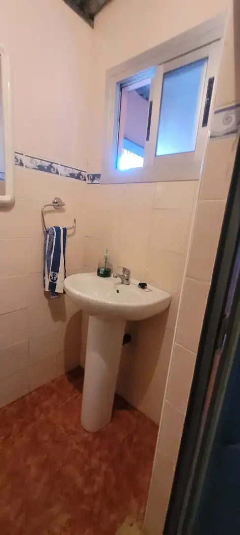Bany de Casa o xalet en venda en Algeciras amb Aire condicionat, Jardí privat i Terrassa