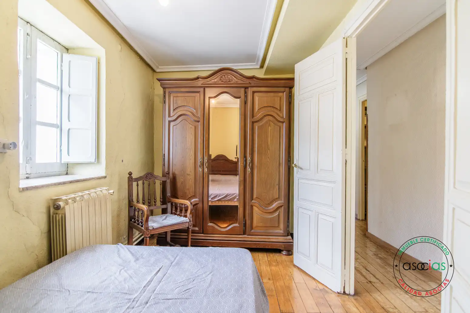 Habitación de Casa o chalet en venta en Las Regueras   con Calefacción y Jardín privado