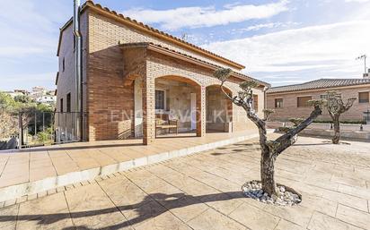 Exterior view of House or chalet for sale in Sant Esteve Sesrovires  with Air Conditioner, Private garden and Terrace