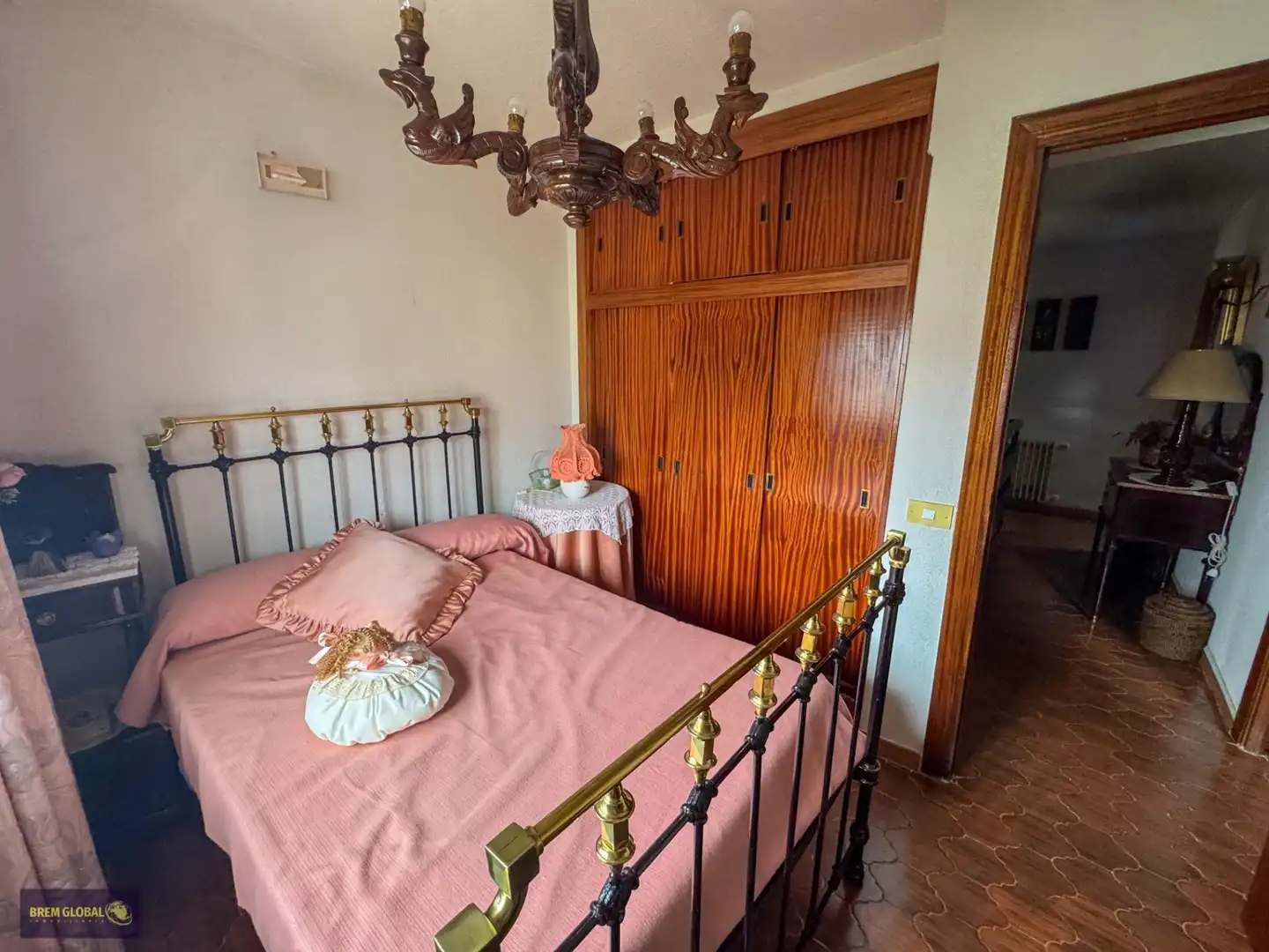 Dormitori de Casa o xalet en venda en Cabanillas de la Sierra amb Jardí privat, Traster i Piscina
