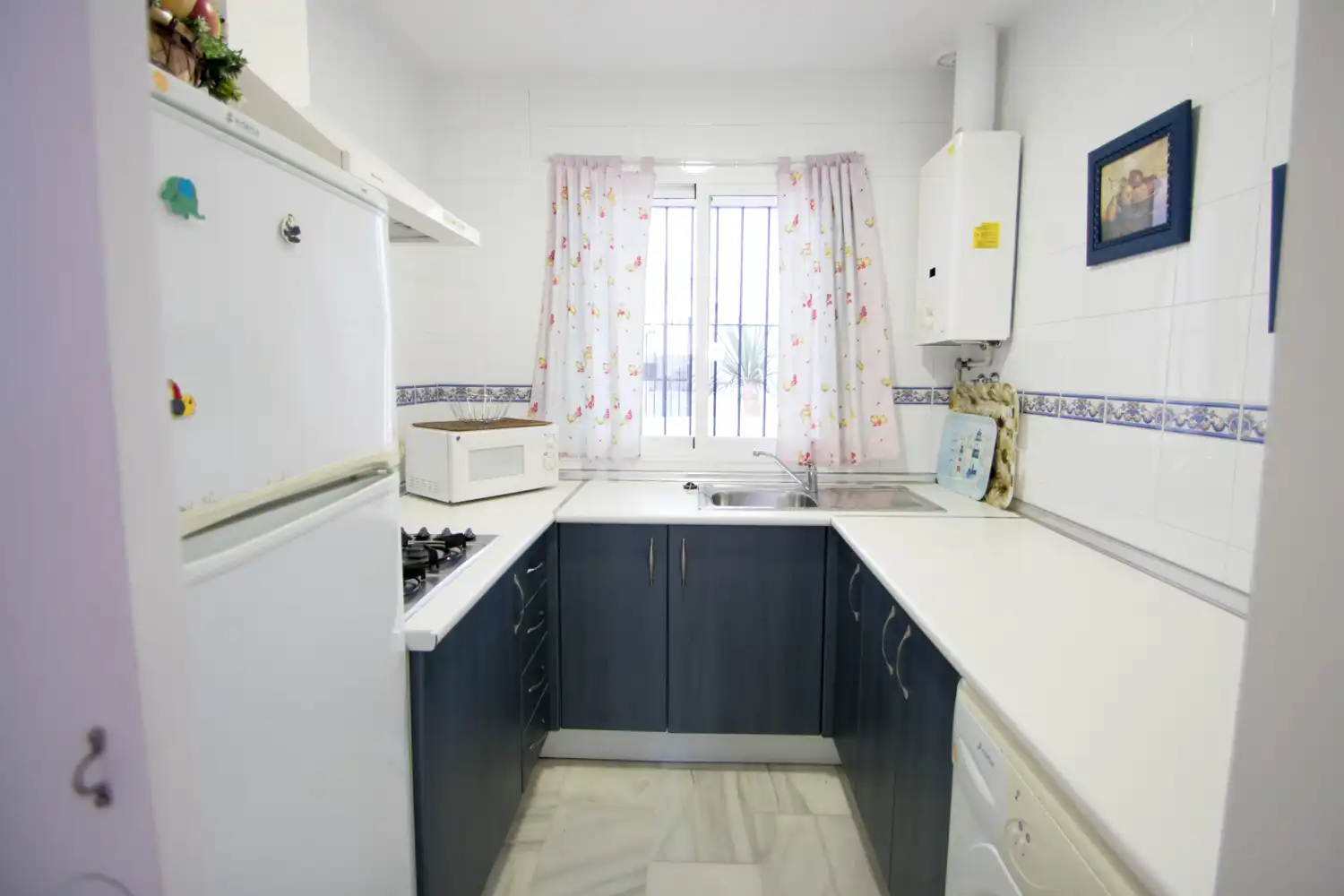Cuina de Apartament en venda en Chiclana de la Frontera amb Jardí privat, Moblat i Rentadora