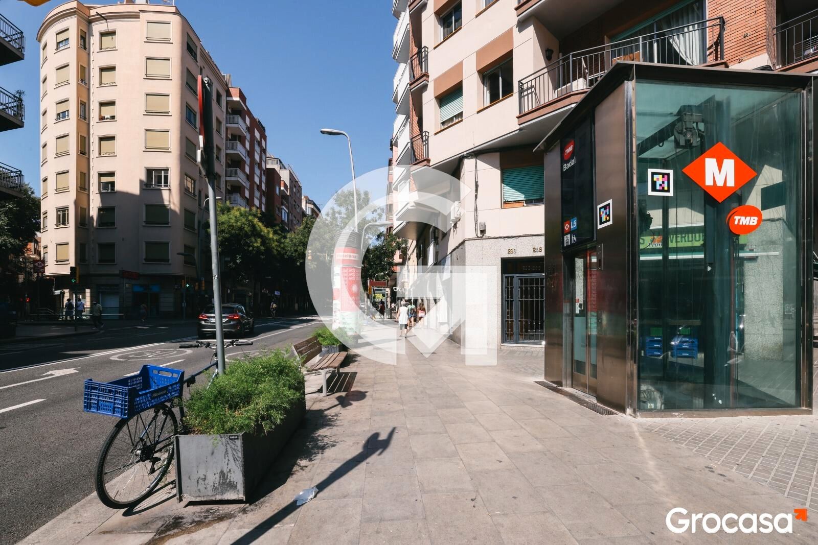 Exterior view of Flat for sale in  Barcelona Capital  with Heating, Oven and Balcony