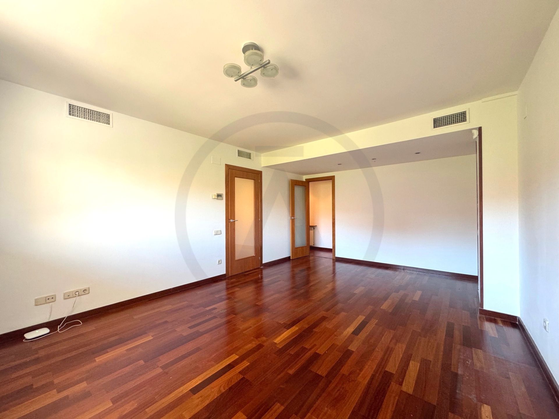 Sala d'estar de Pis en venda en Terrassa amb Aire condicionat, Calefacció i Parquet