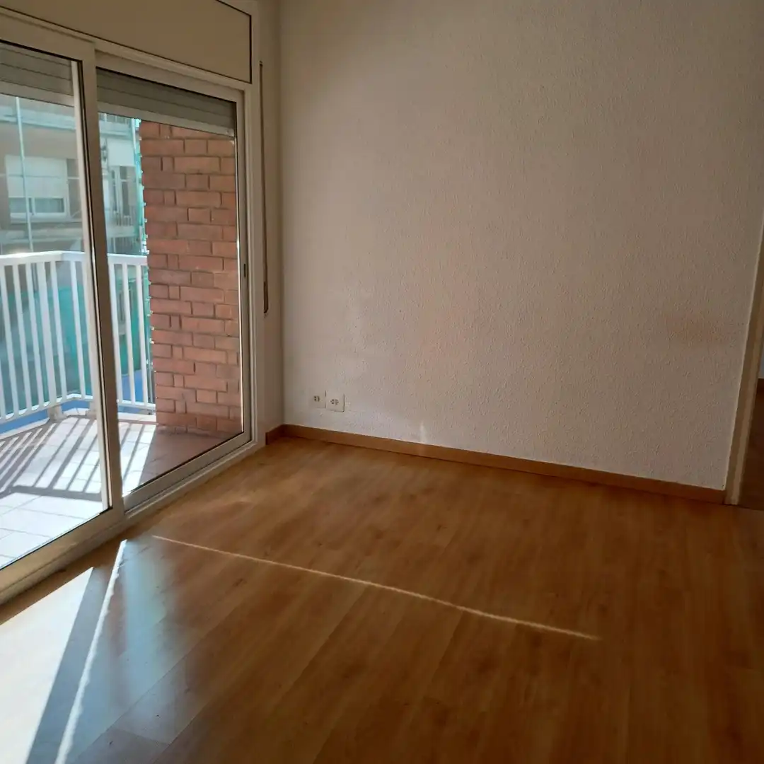 Habitación de Piso en venta en Terrassa con Terraza y Balcón