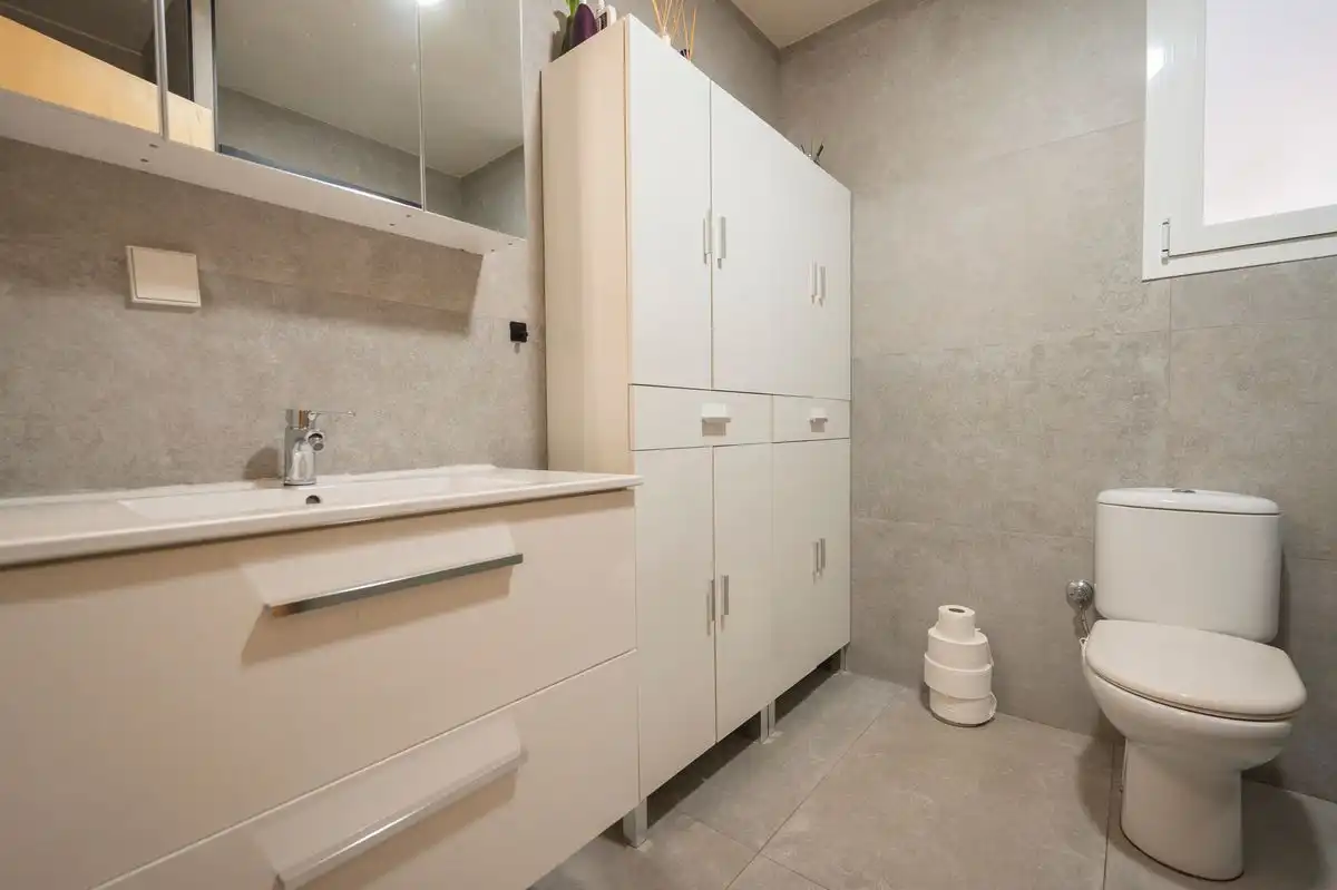 Baño de Piso en venta en Sant Antoni de Portmany con Aire acondicionado y Calefacción