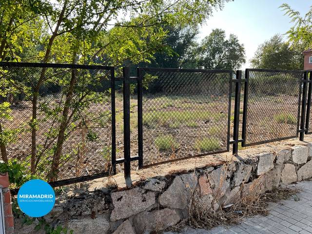 Terreno residencial en Venta en Calle Huelga en Ajalvir