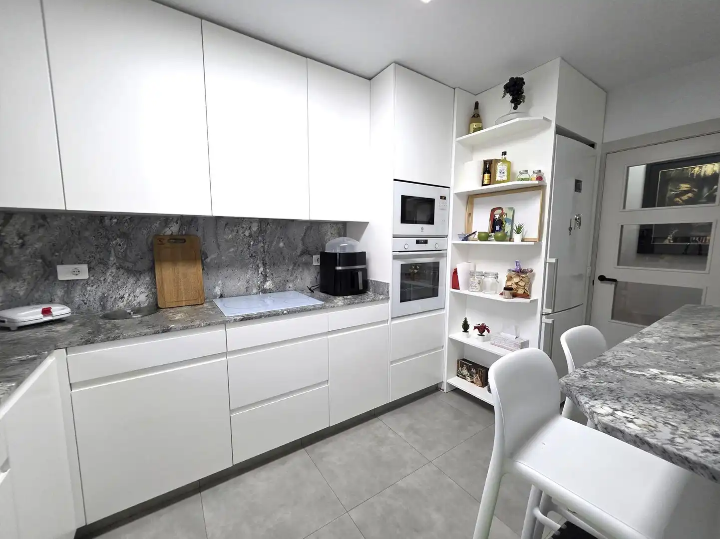 Cuina de Casa o xalet en venda en Benicasim / Benicàssim amb Aire condicionat, Calefacció i Jardí privat