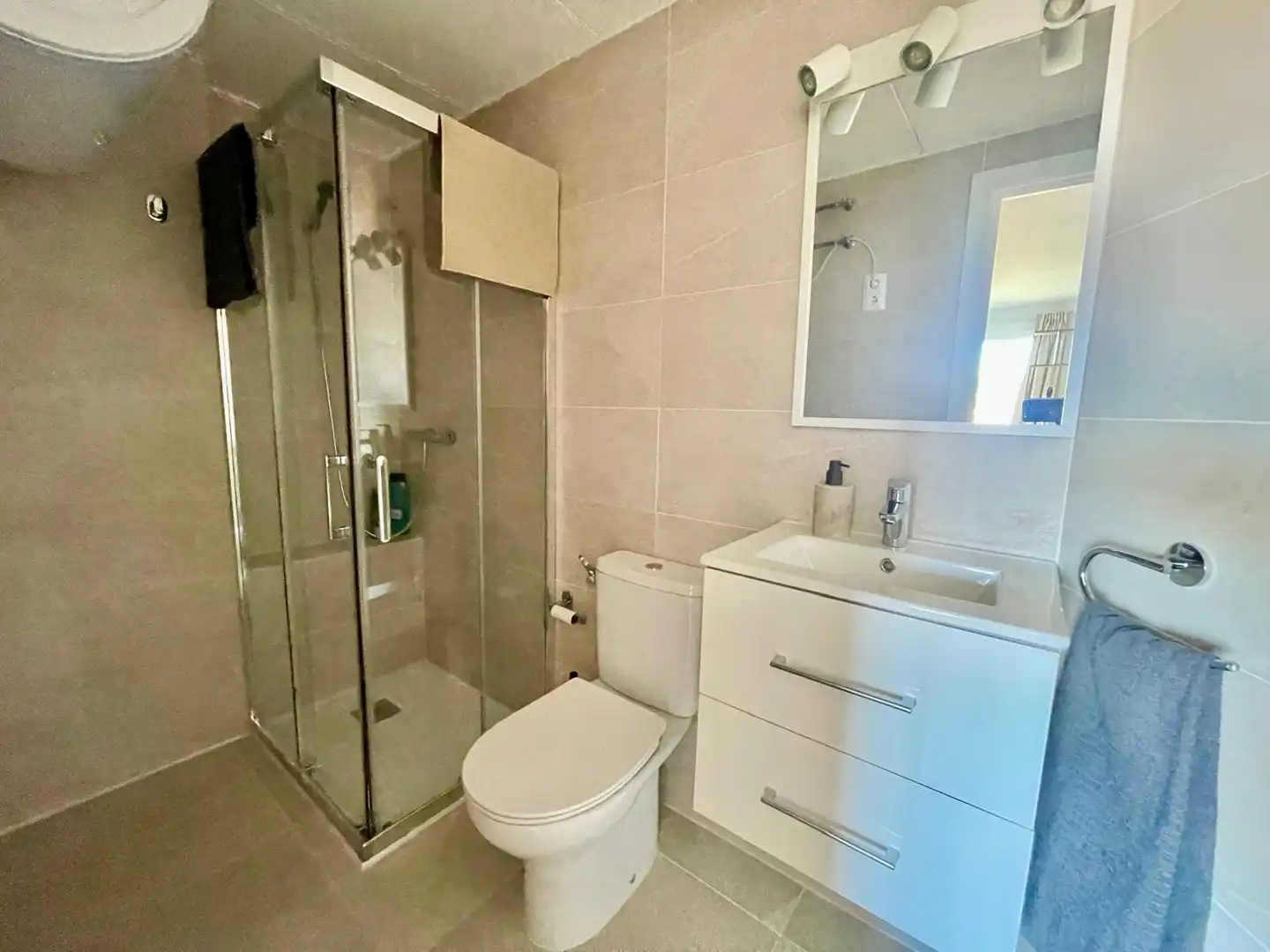 Bathroom of Apartments for rent in Empuriabrava  with Parquet flooring, Terrace and Furnished