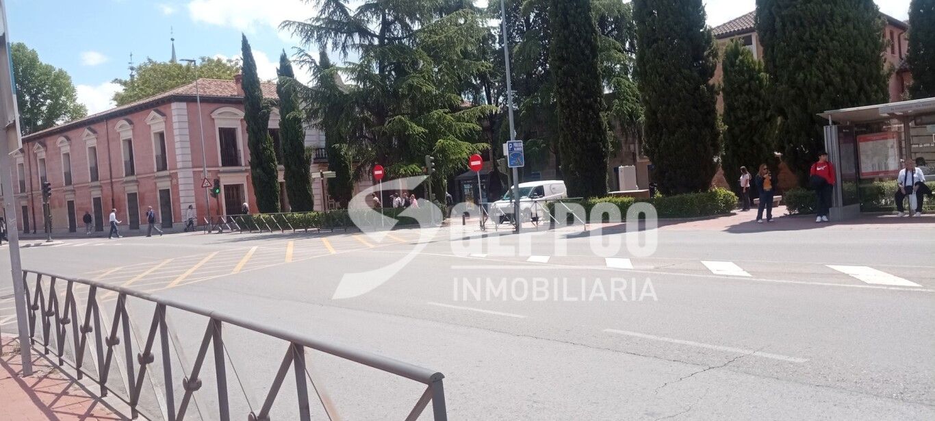 Vista exterior de Pis en venda en Alcalá de Henares amb Calefacció i Terrassa