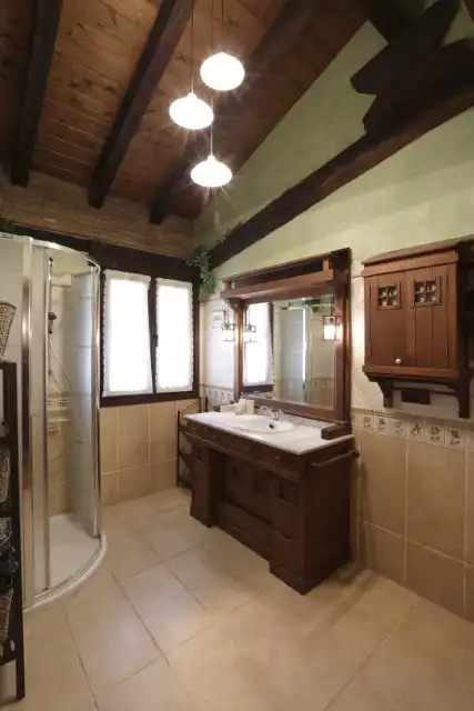 Baño de Finca rústica en venta en Elgoibar con Calefacción, Jardín privado y Terraza