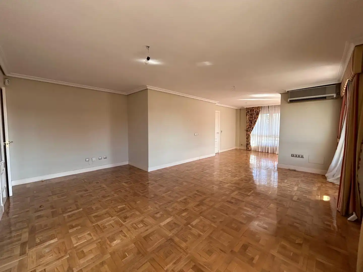Sala de estar de Piso en venta en Guadalajara con Aire acondicionado, Parquet y Trastero