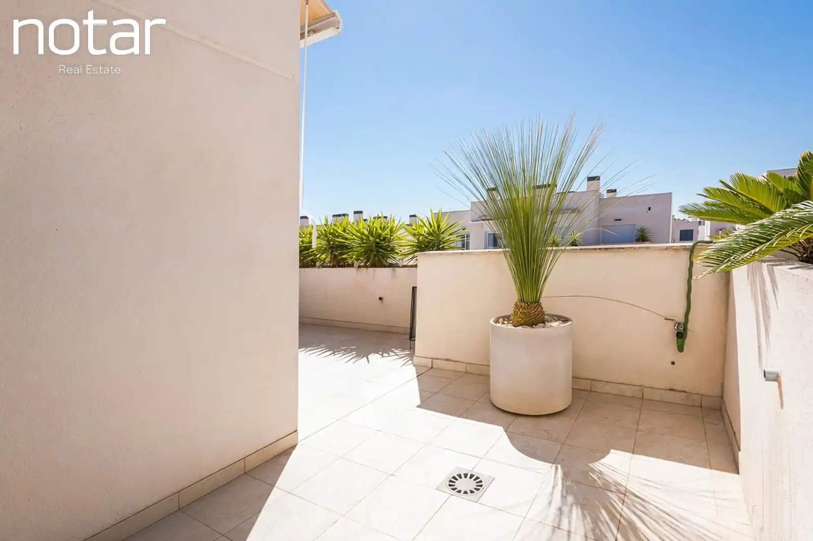 Terrassa de Casa adosada en venda en Torrevieja amb Jardí privat, Terrassa i Piscina