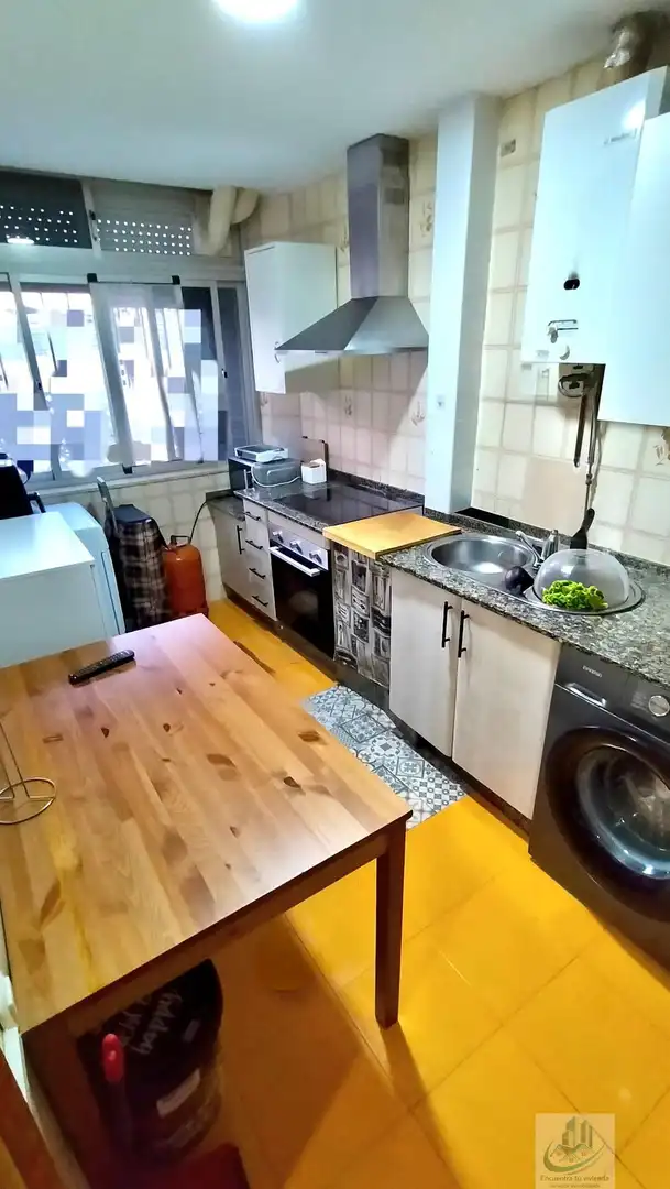 Küche von Wohnung zum Verkauf in San Fernando mit Klimaanlage, Heizung und Alarm