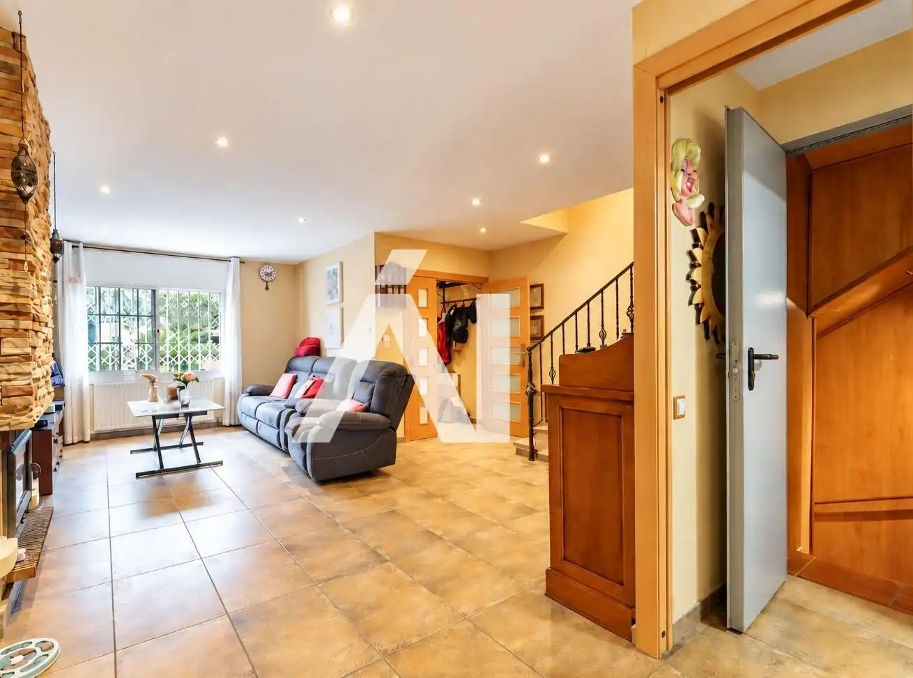 Semi-detached house with pool for sale in Zona Alta, imagen 3