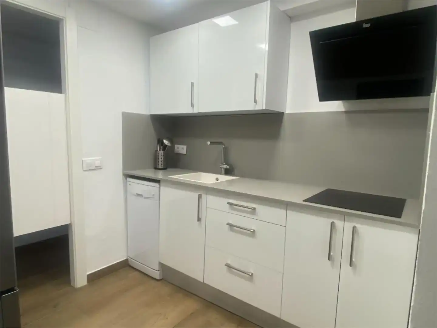 Küche von Wohnung zum Verkauf in Calafell mit Klimaanlage, Schwimmbad und Balkon
