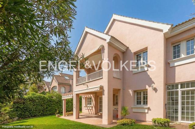 Casa adosada en Alquiler en Calle Altos del Club de Polo en Villafranca del Castillo