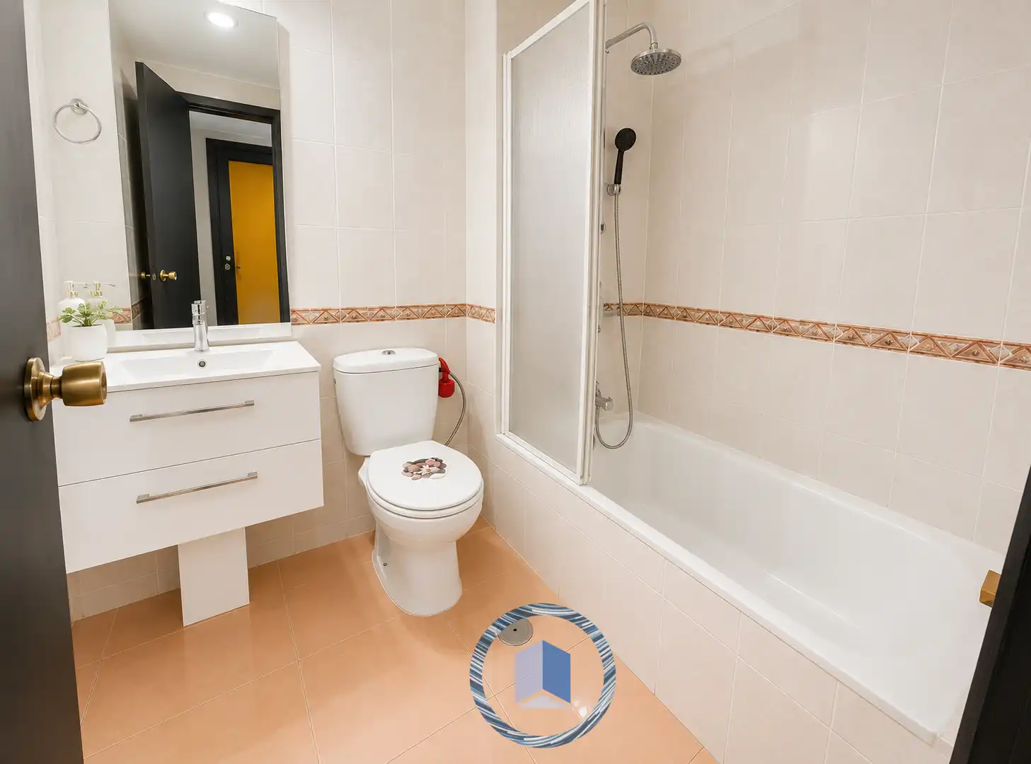 Baño de Piso en venta en Montequinto con Terraza y Balcón