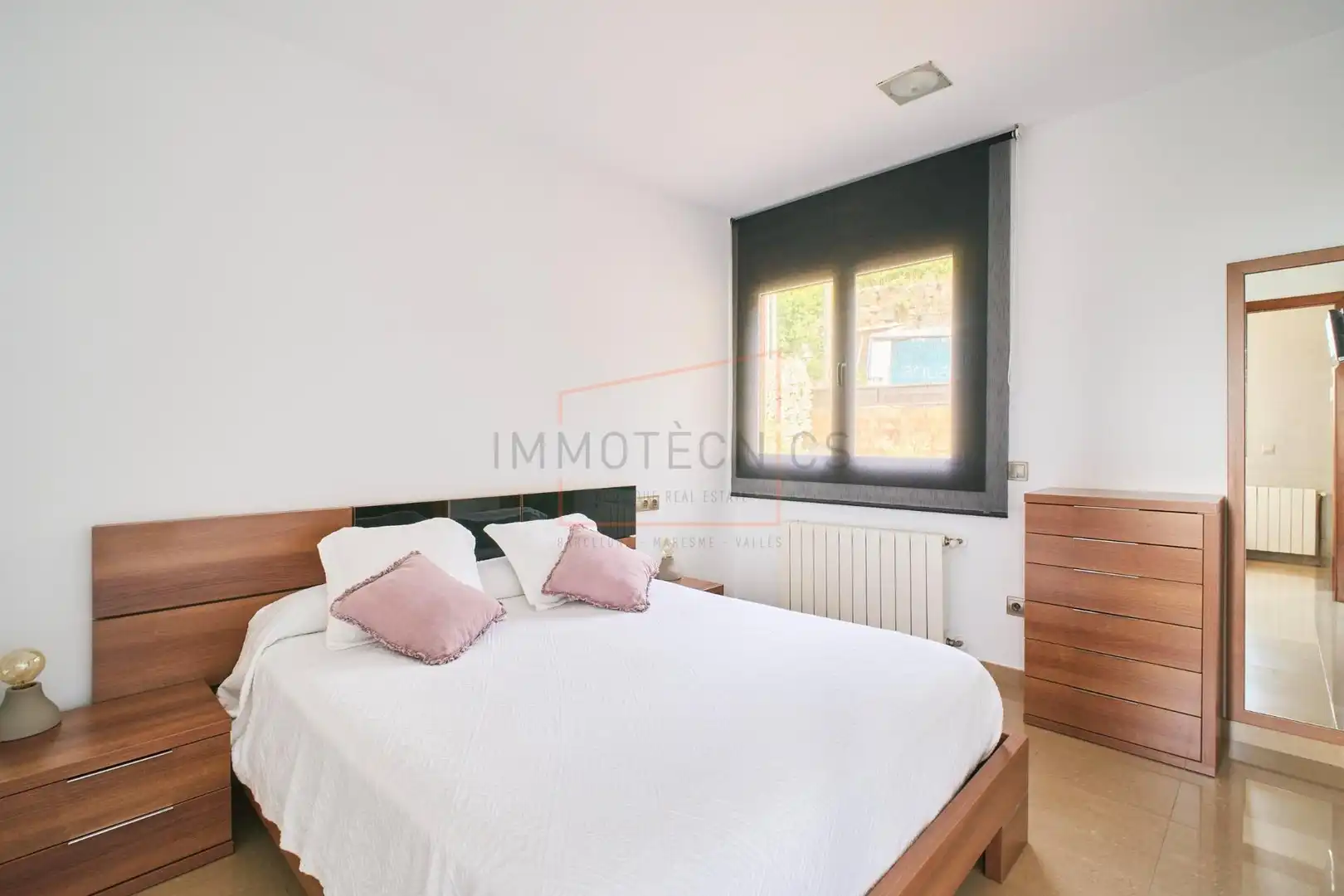 Dormitori de Casa o xalet en venda en Vilanova del Vallès amb Jardí privat, Terrassa i Piscina