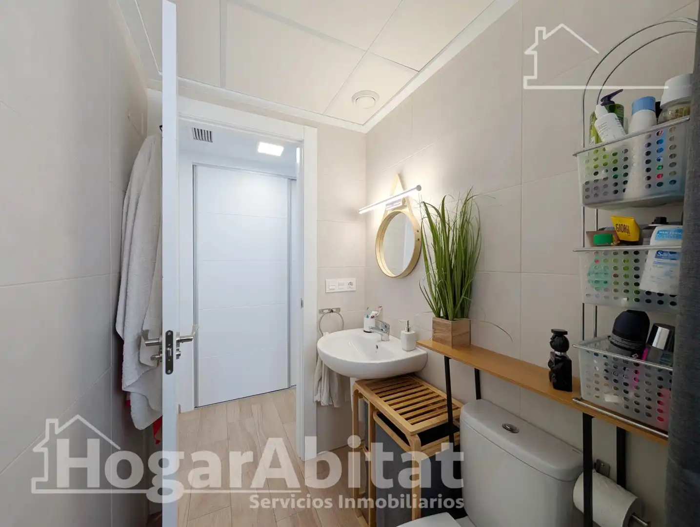 Badezimmer von Einfamilien-Reihenhaus zum Verkauf in Santa Pola mit Klimaanlage, Heizung und Terrasse