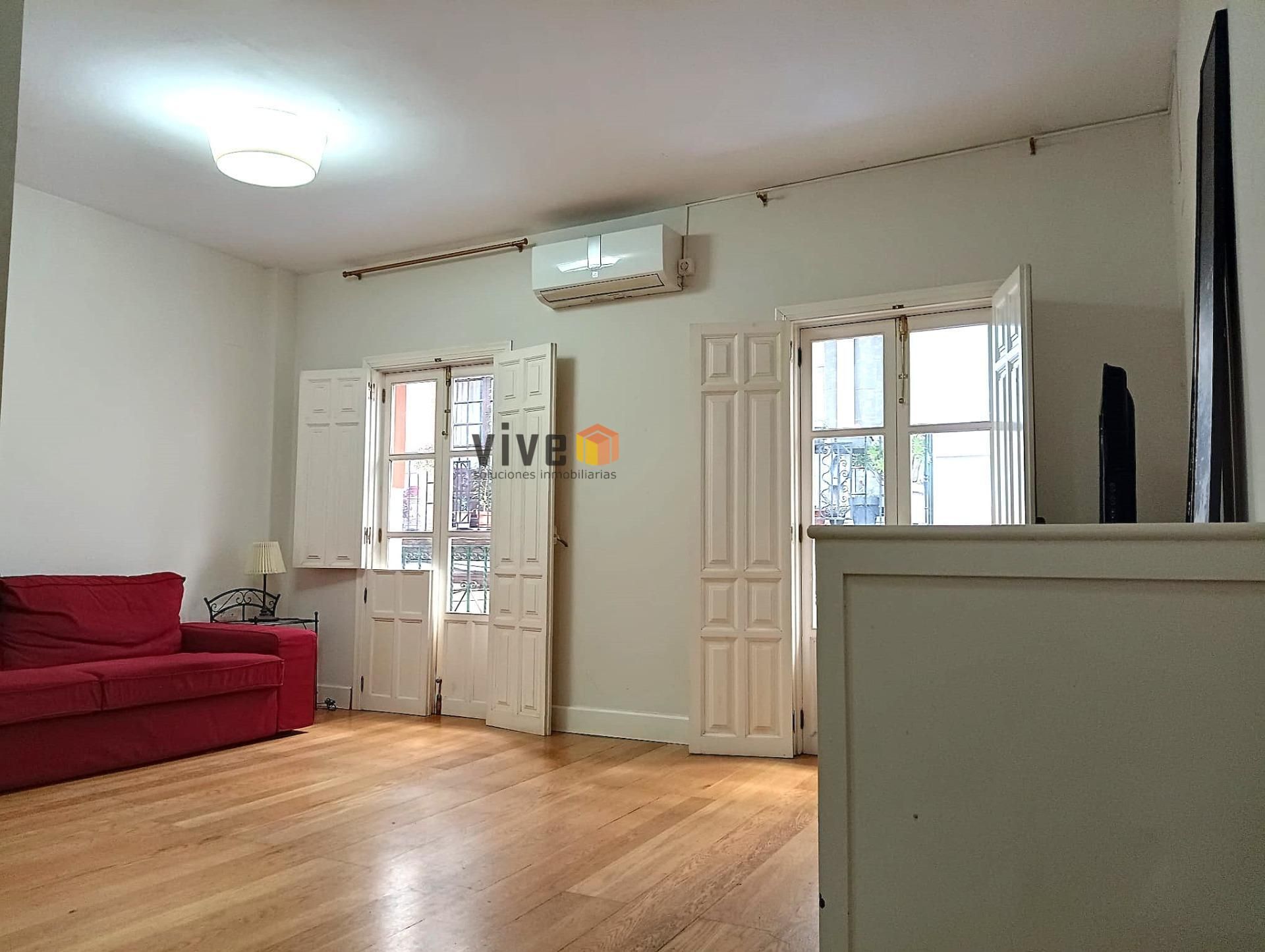 Sala d'estar de Pis en venda en  Sevilla Capital amb Aire condicionat, Traster i Moblat