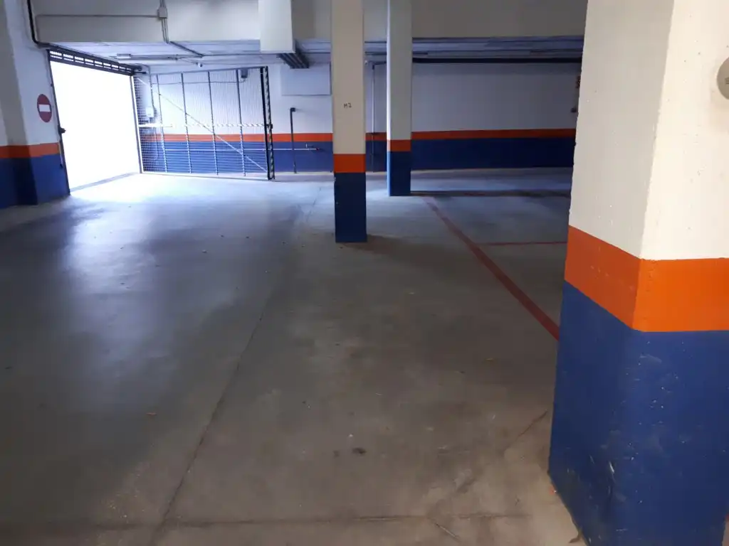 Parcheggio con ascensore in vendita a C/ Joven Futura, imagen 4