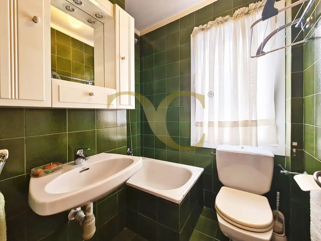 Bathroom of Flat for sale in Gijón   with Heating and Terrace