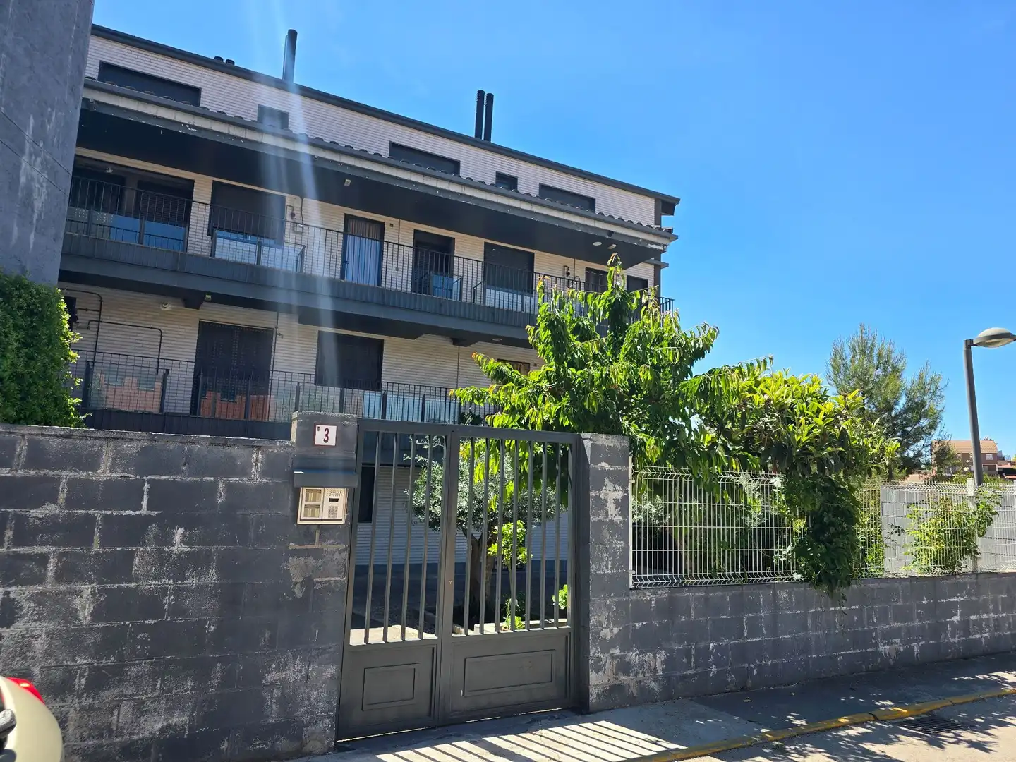 Vista exterior de Piso en venta en Mondéjar con Calefacción