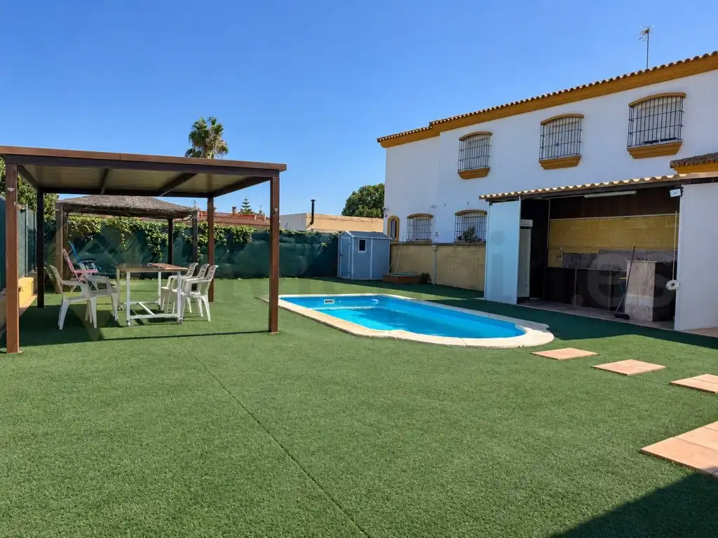 Casa amb piscina en venda a Ctra Sanlúcar - Cuatro Pinos