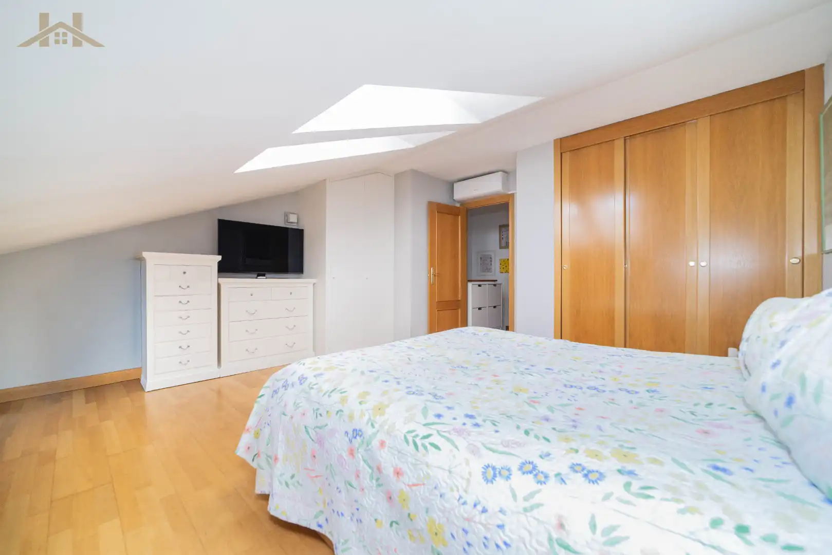Habitación de Dúplex en venta en Collado Villalba con Calefacción, Trastero y Balcón