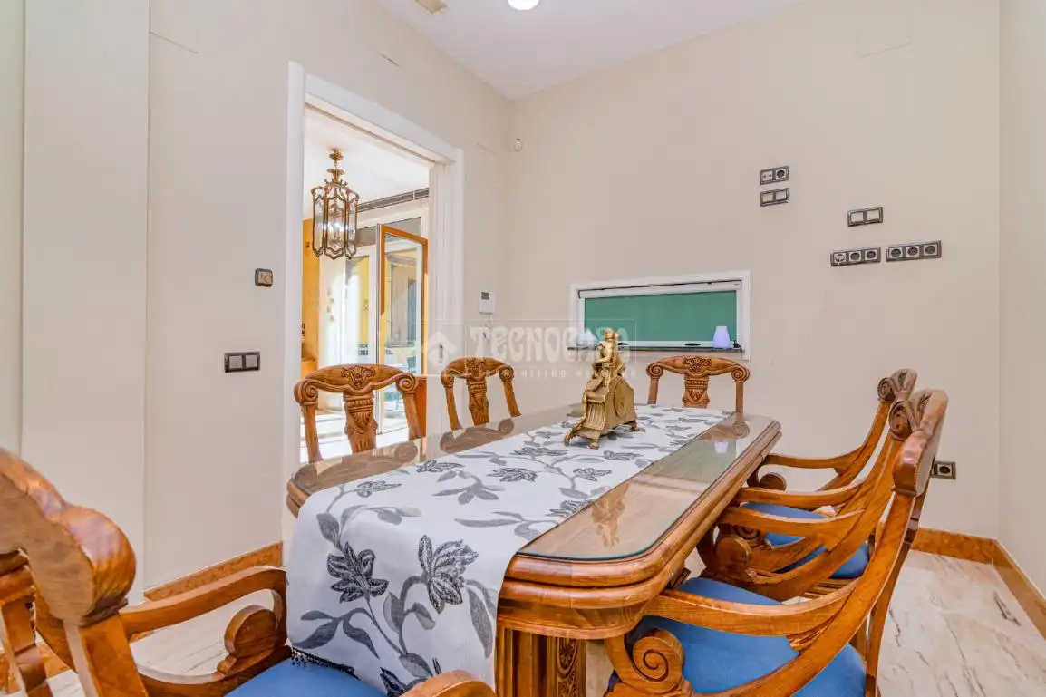 Comedor de Casa o chalet en venta en La Zubia con Aire acondicionado, Calefacción y Jardín privado
