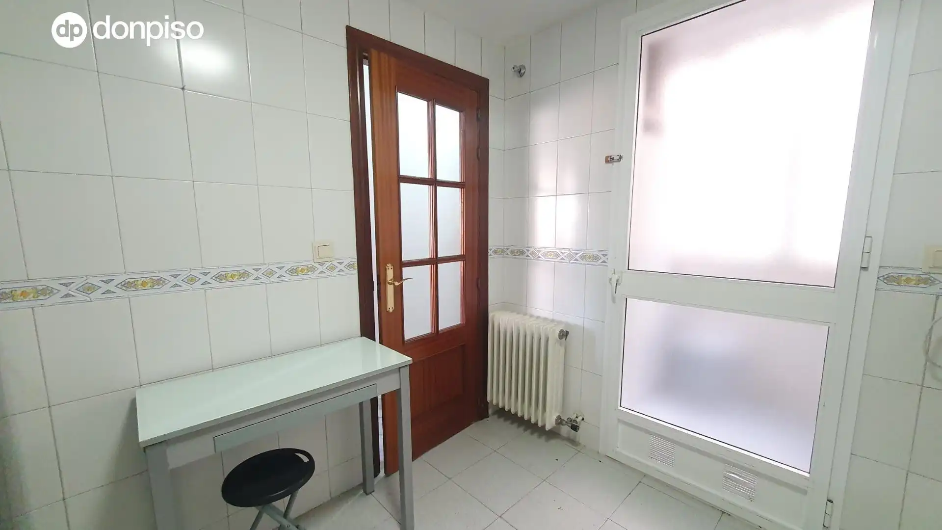 Kitchen of Flat for rent in Granada  with Air Conditioner, Heating and Terrace