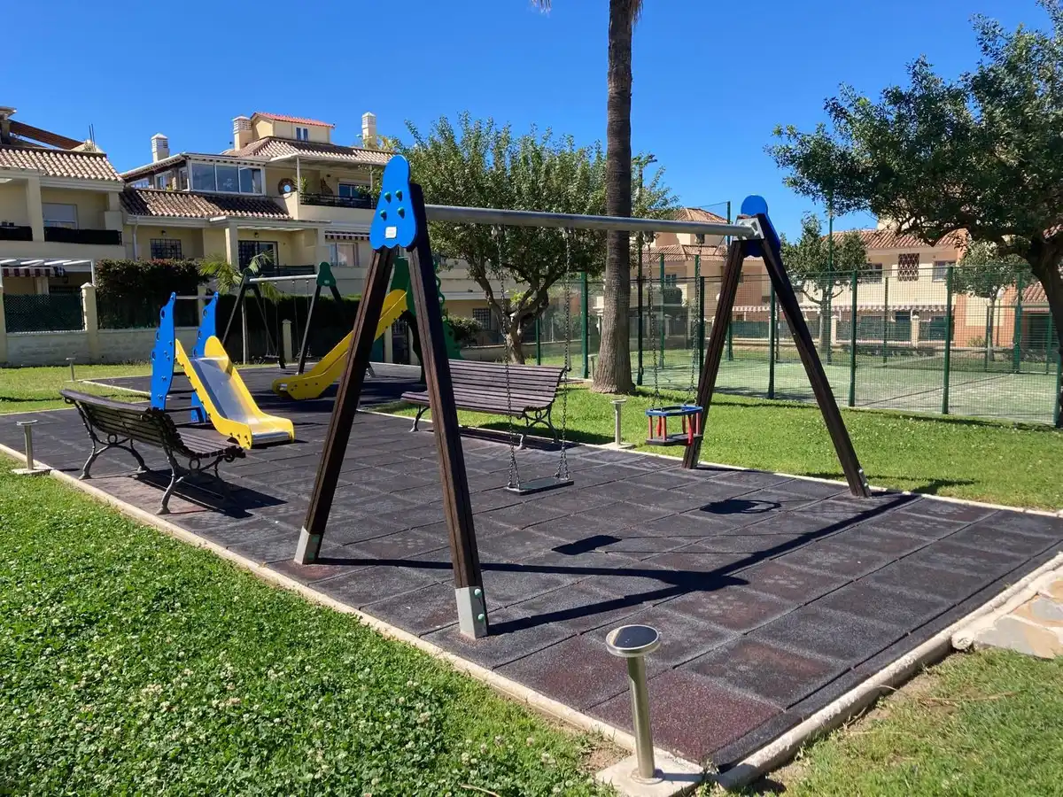 Parking de Piso en venta en Vélez-Málaga con Aire acondicionado, Terraza y Trastero