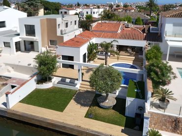 Casa amb piscina en venda a Segre - Ebre - Ter