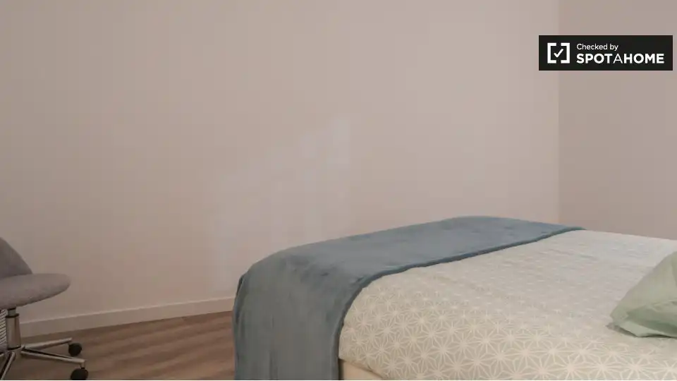 Bedroom of Flat for rent in Madrid  with Air Conditioner, Heating and Furnished
