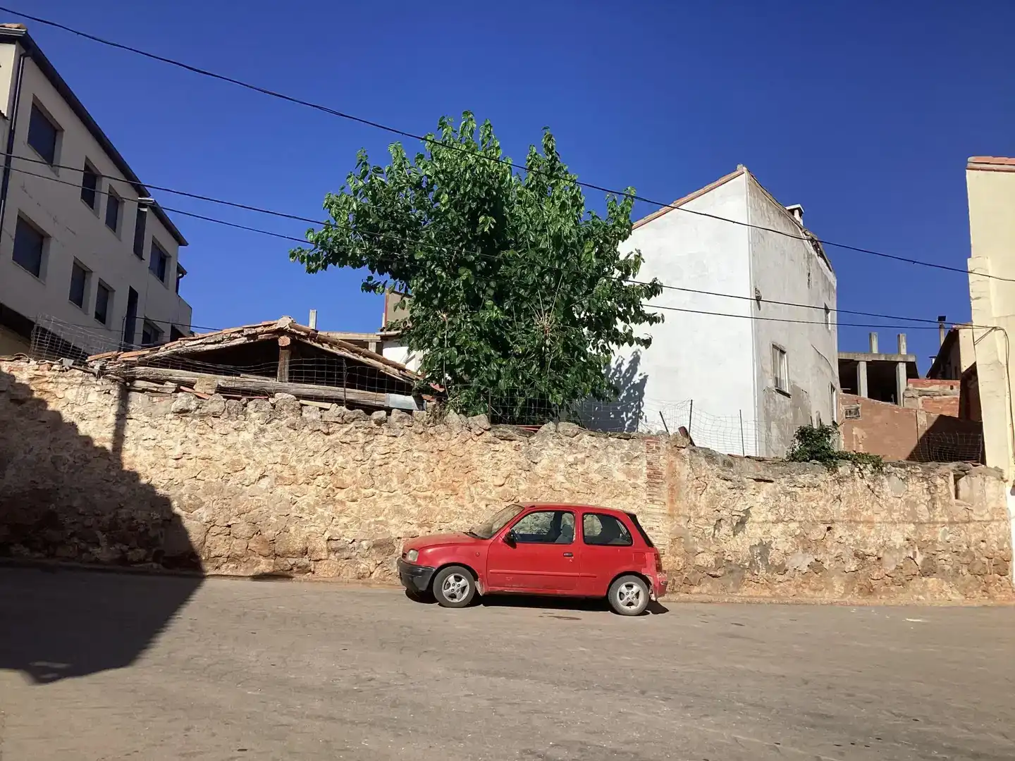 Vista exterior de Casa o xalet en venda en Alfambra amb Balcó