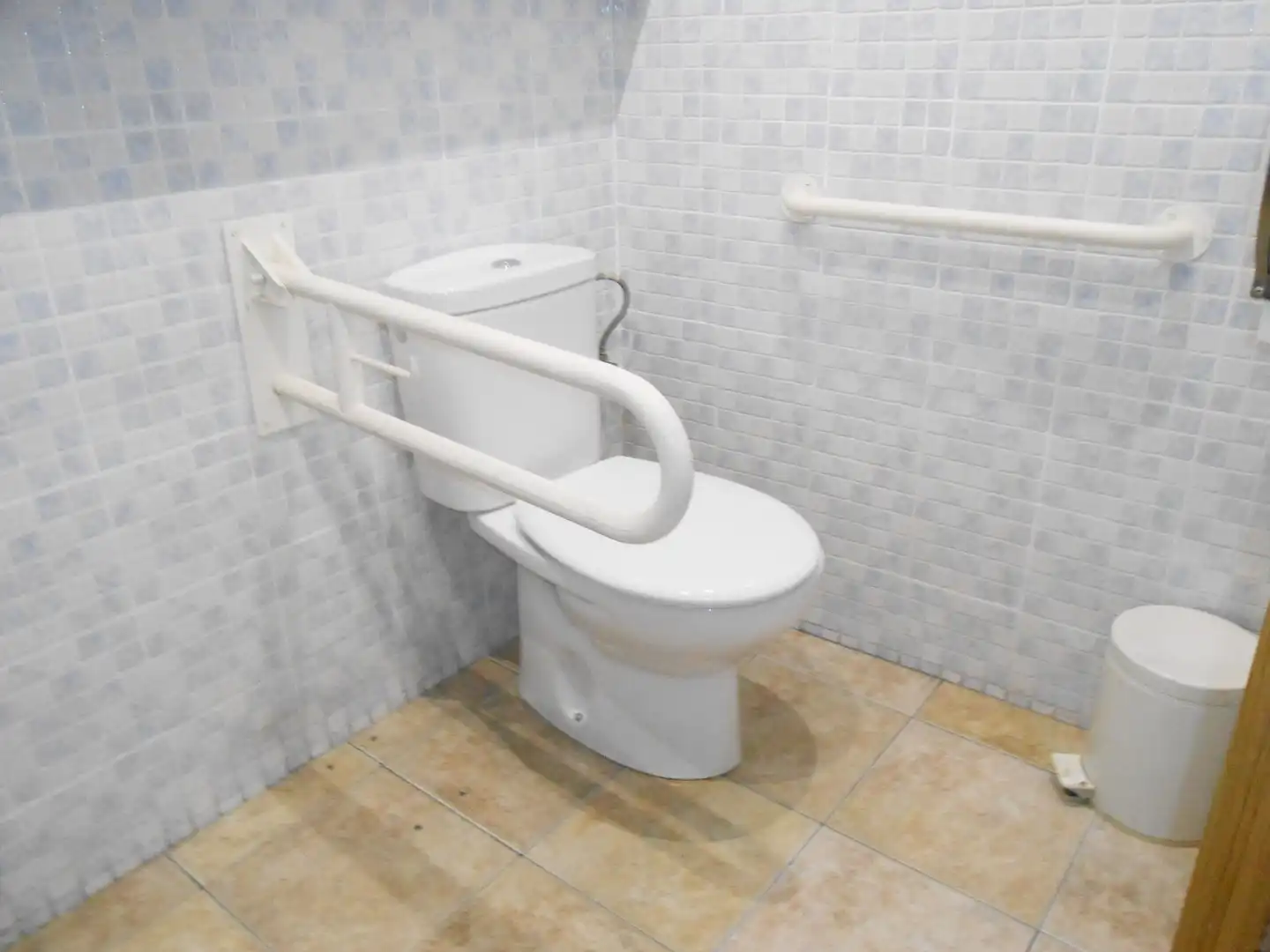 Baño de Local en venta en Bilbao  con Aire acondicionado