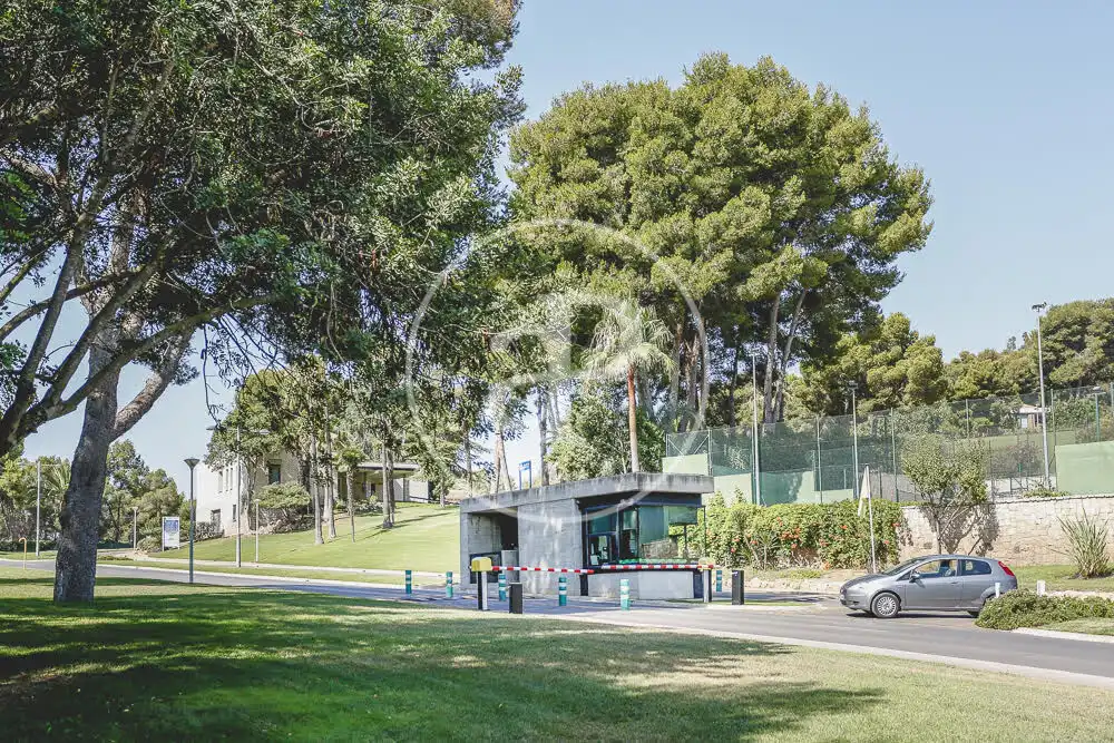 Vista exterior de Casa o xalet en venda en Chiva amb Aire condicionat, Calefacció i Jardí privat