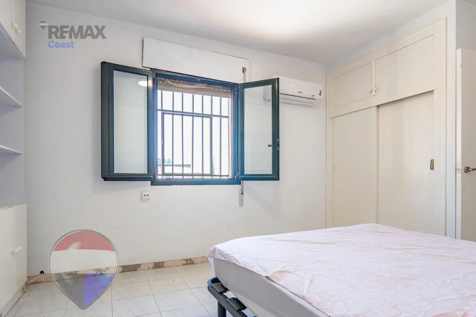 Dormitori de Casa o xalet en venda en Rincón de la Victoria amb Aire condicionat, Jardí privat i Piscina