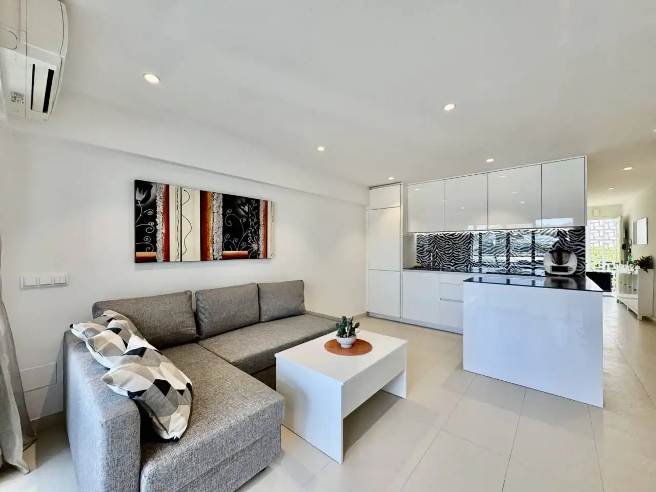 Wohnzimmer von Wohnung zur Miete in Calvià mit Klimaanlage, Heizung und Terrasse