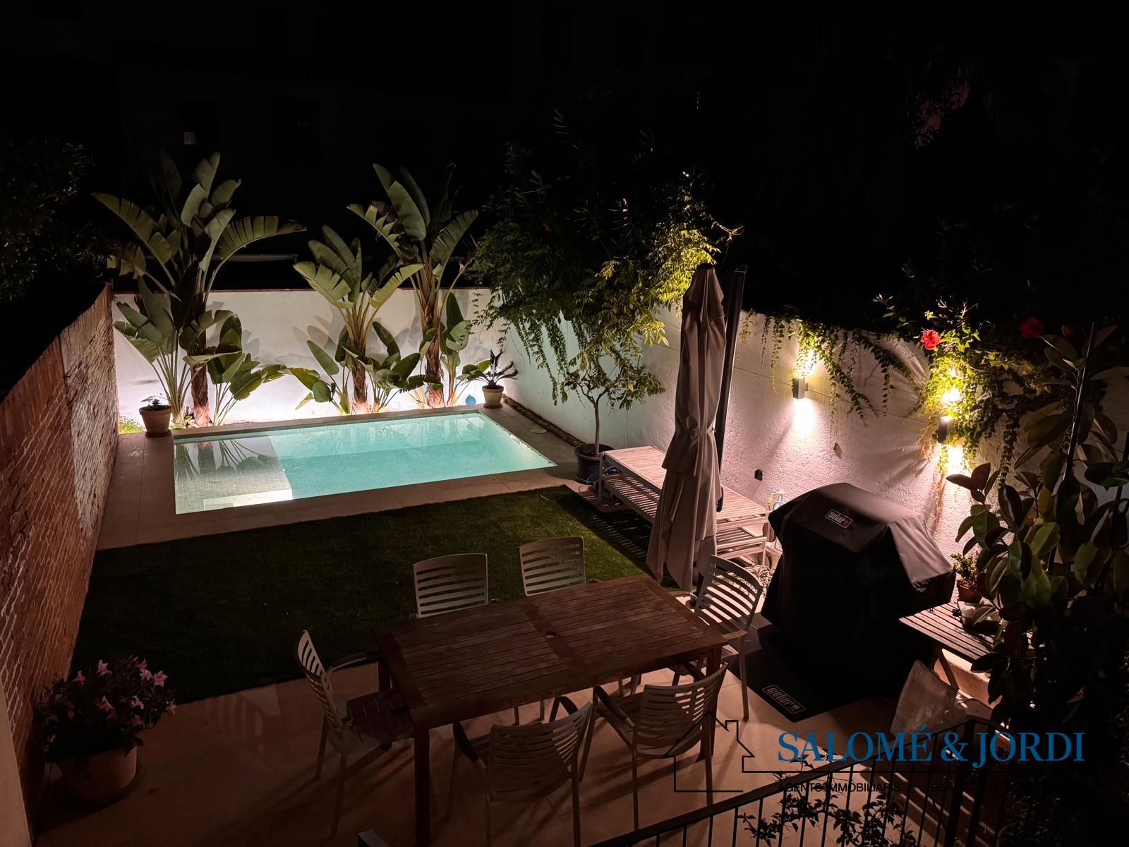 Piscina de Dúplex en venta en Vilassar de Mar con Aire acondicionado, Calefacción y Jardín privado