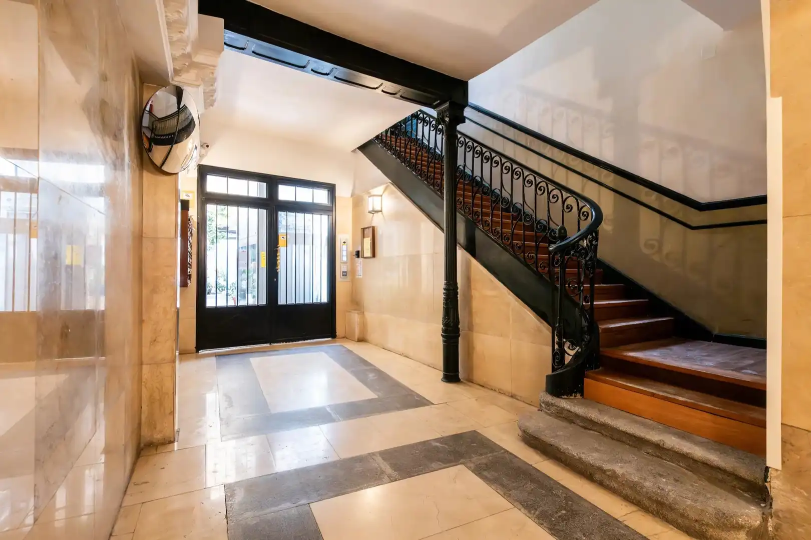 Piso en venta en Madrid con Balcón