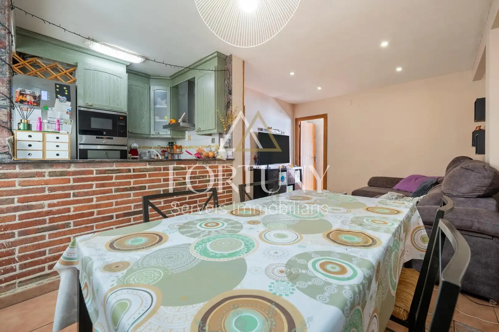 Küche von Wohnung zum Verkauf in Reus mit Klimaanlage und Heizung