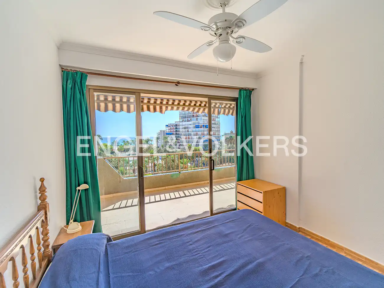 Habitación de Apartamento en venta en Alicante / Alacant con Calefacción y Terraza