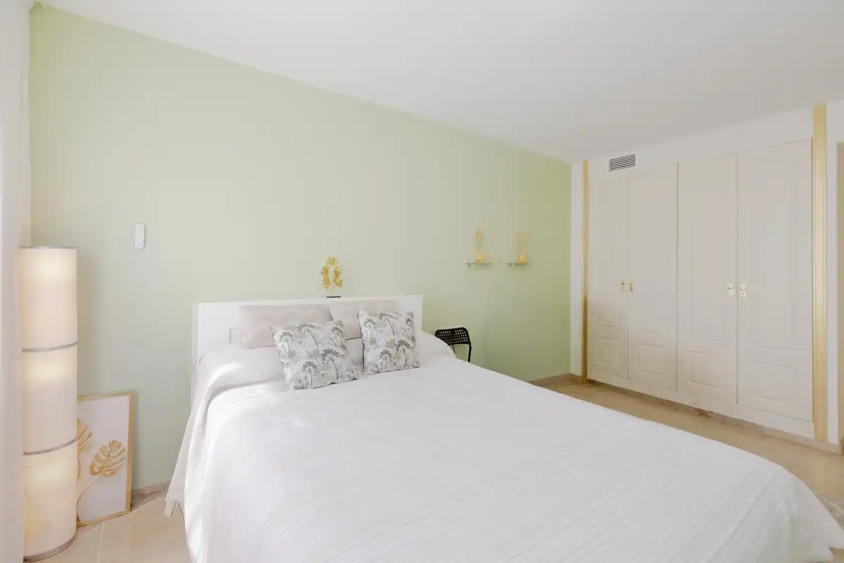 Habitación de Piso en venta en Marbella con Aire acondicionado, Calefacción y Jardín privado