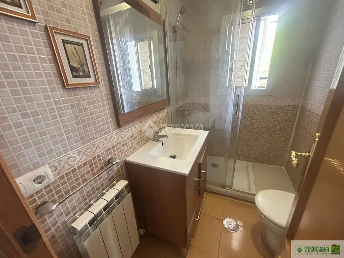 Baño de Piso en venta en Ciudad Real con Calefacción y Terraza