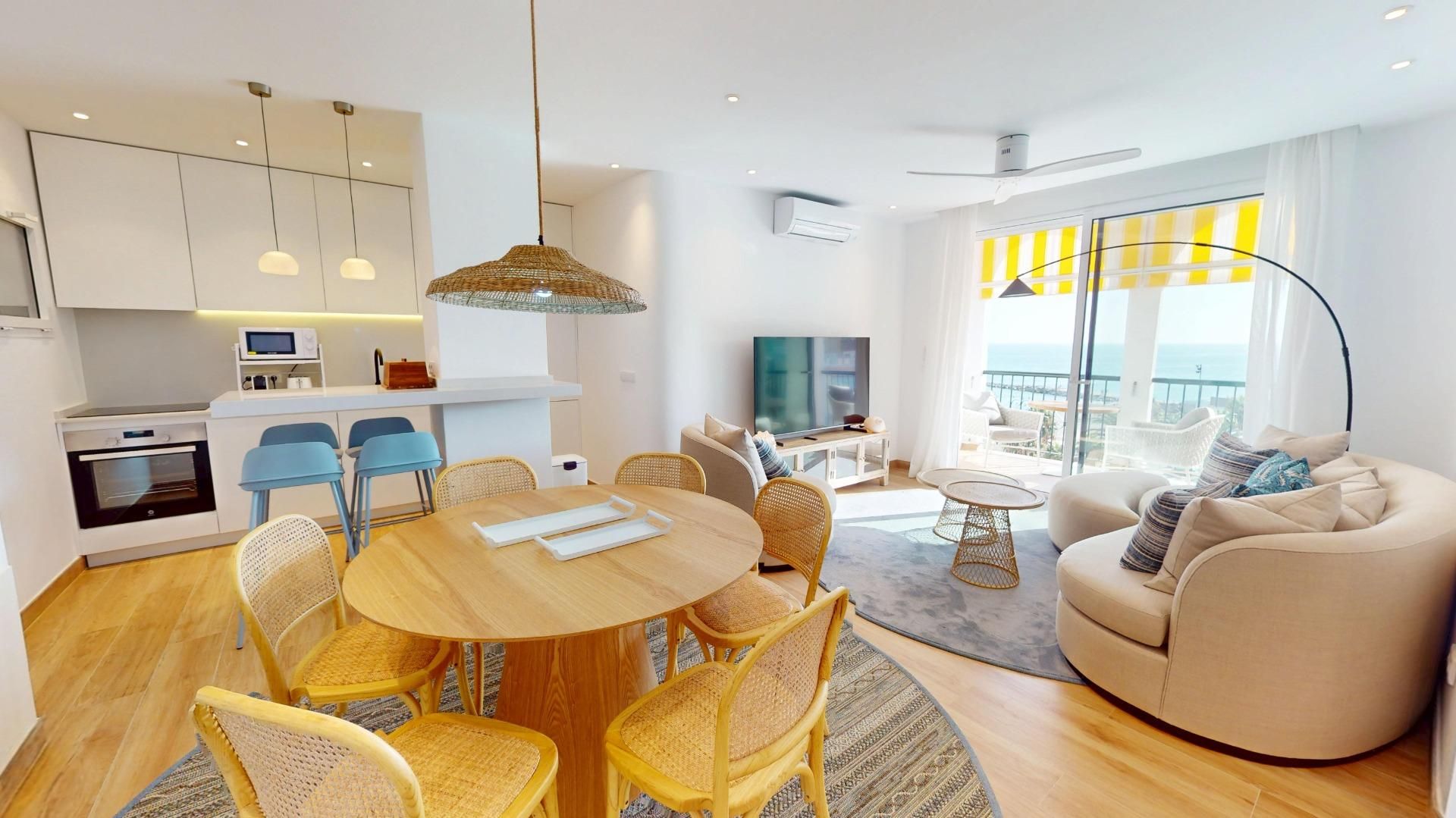 Sala d'estar de Pis de lloguer en Fuengirola amb Aire condicionat, Calefacció i Terrassa