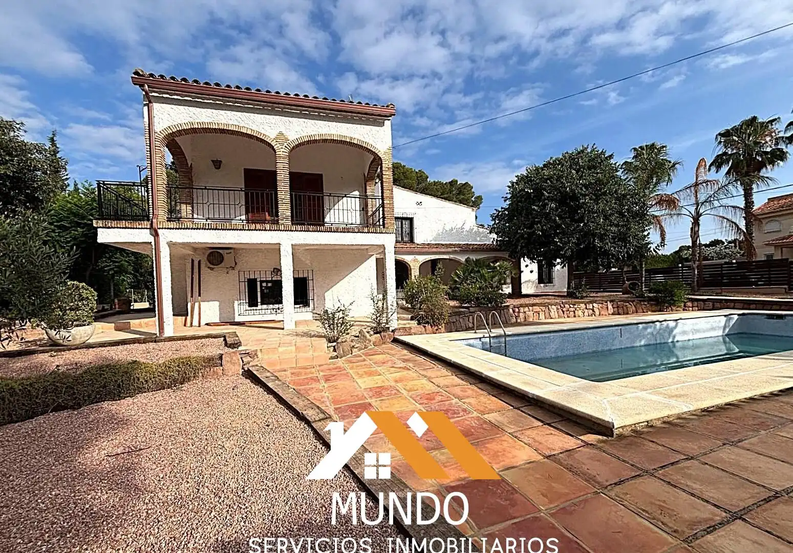 Vista exterior de Casa o xalet de lloguer en Paterna amb Aire condicionat, Calefacció i Terrassa