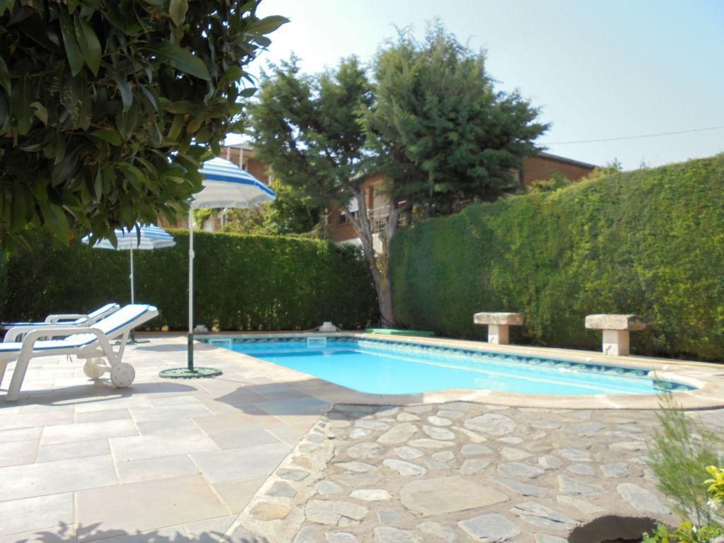 Swimming pool of House or chalet for sale in Jadraque  with Air Conditioner, Heating and Private garden