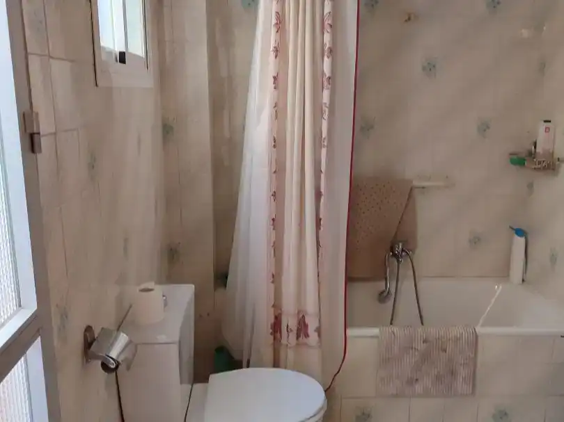 Baño de Piso en venta en Vélez de Benaudalla, Granada